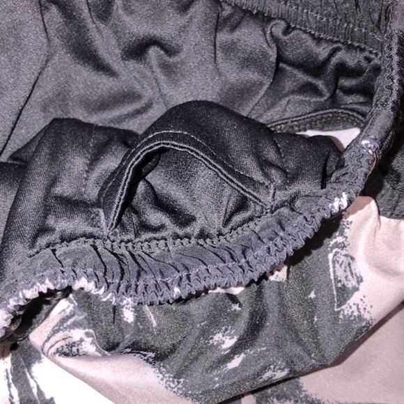 Nike Dri fit black swirl print athletic running shorts size medium - Picture 6 of 6